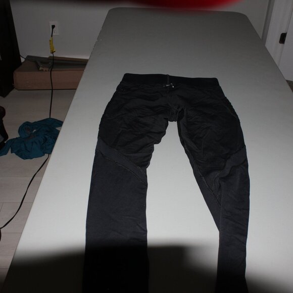 Black Michi Storm Athletic Leggings Size Medium - Picture 4 of 5